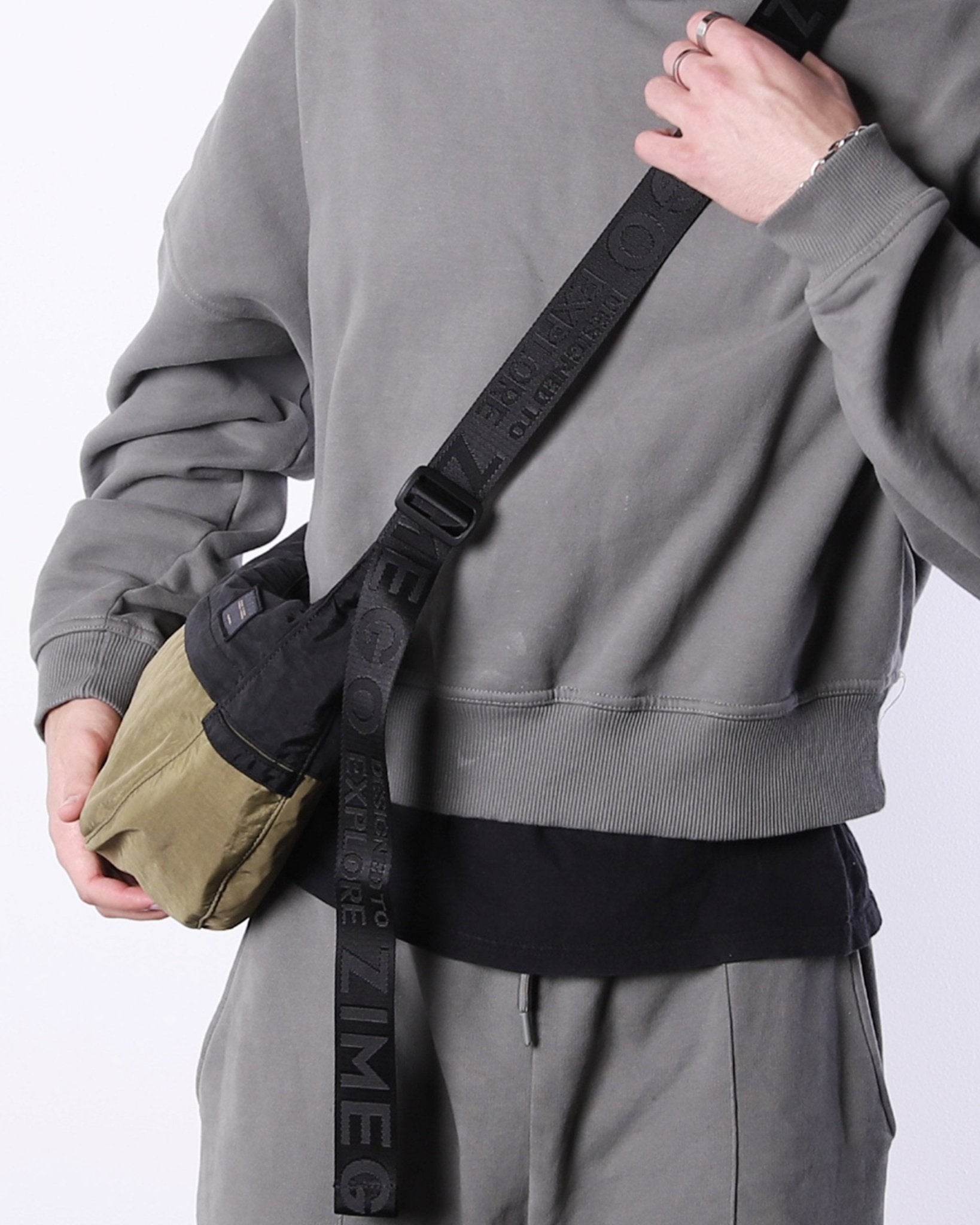 EVERYWHERE CRESCENT II - Zimego Co.EVERYWHERE CRESCENT IICrescent Bag