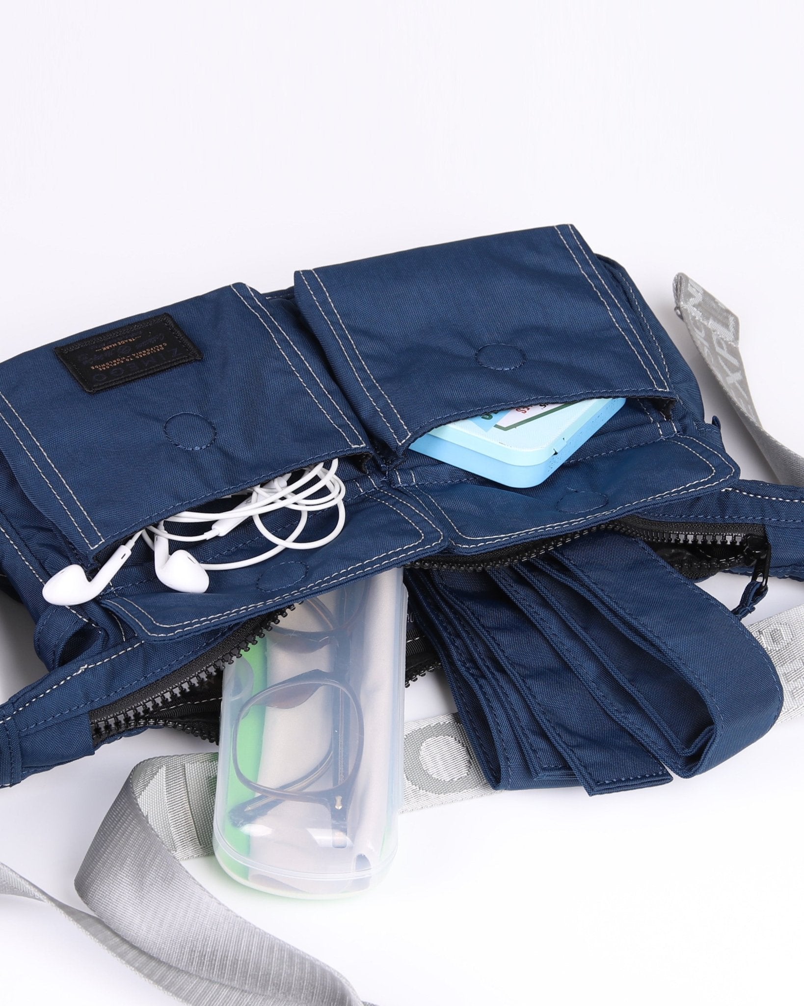 MALIBU STITCH POINT - Zimego Co.MALIBU STITCH POINTCrescent Bag