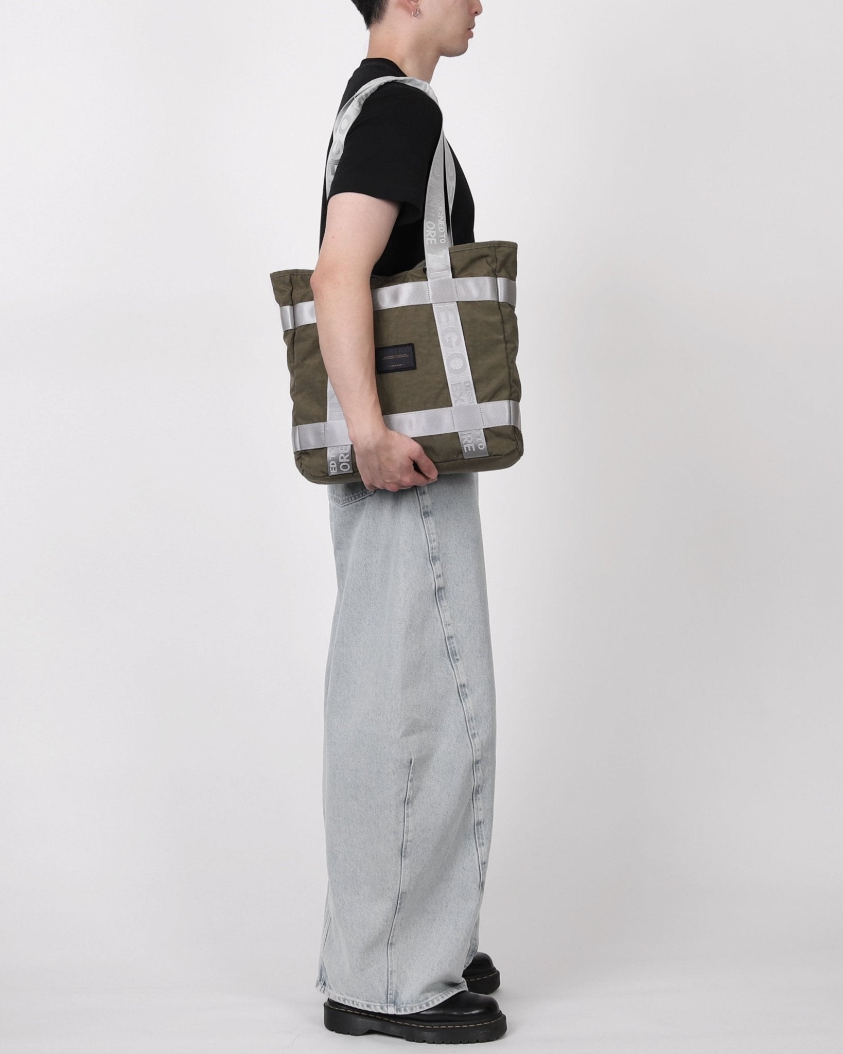 THE TWO WAY TOTE - Zimego Co.THE TWO WAY TOTEUnisex Tote