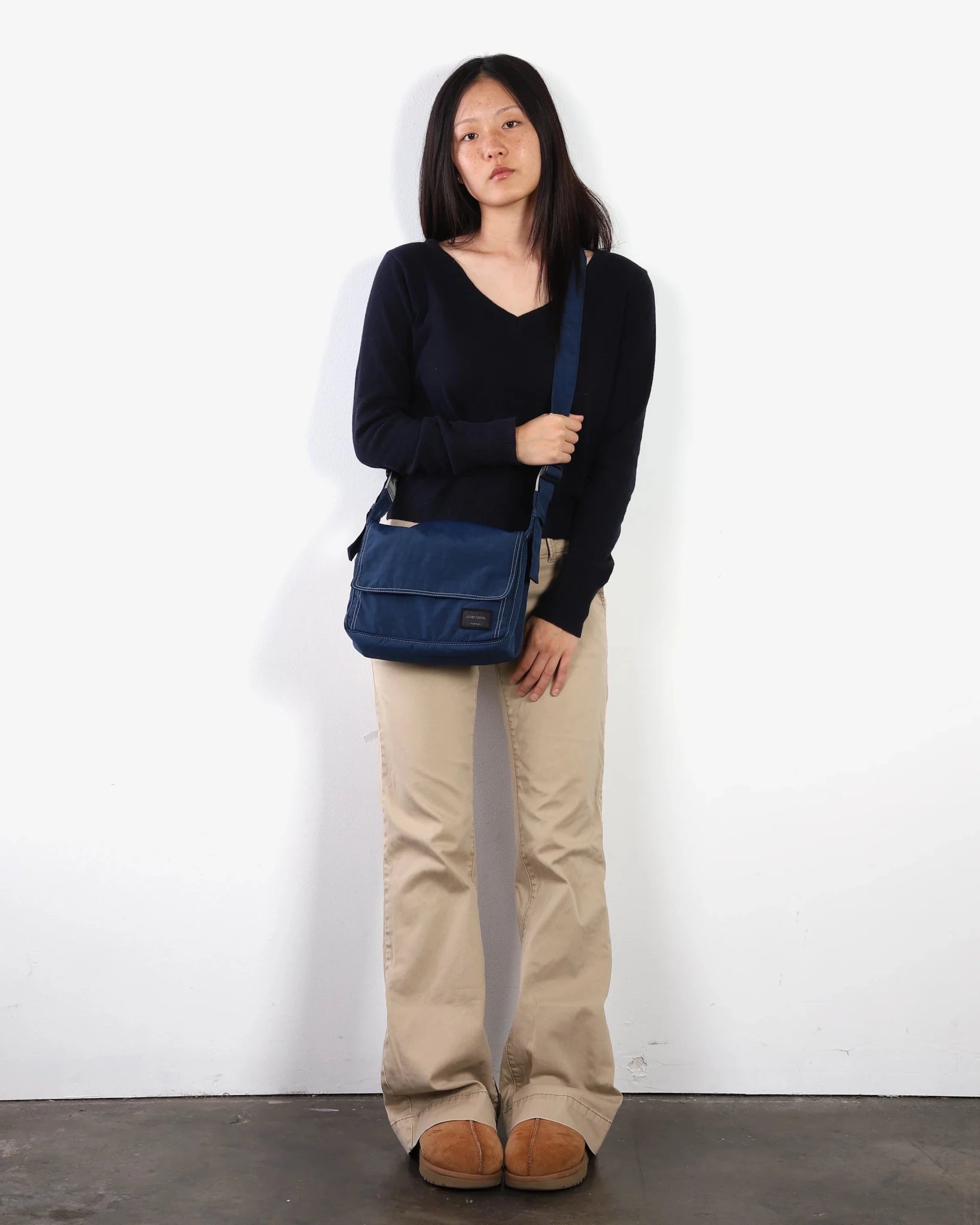VENICE STITCH POINT - Zimego Co.VENICE STITCH POINTCrescent Bag
