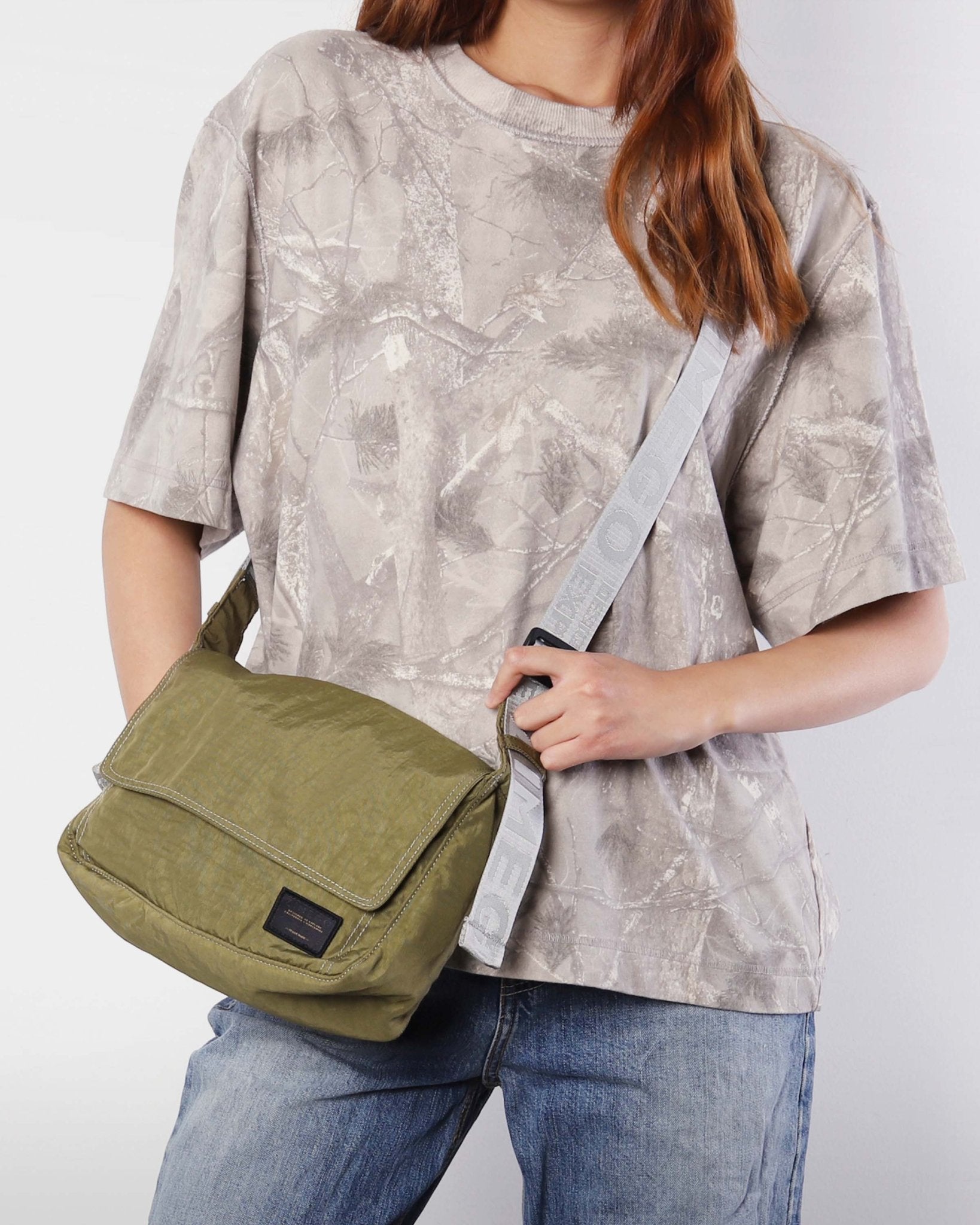VENICE STITCH POINT - Zimego Co.VENICE STITCH POINTCrescent Bag