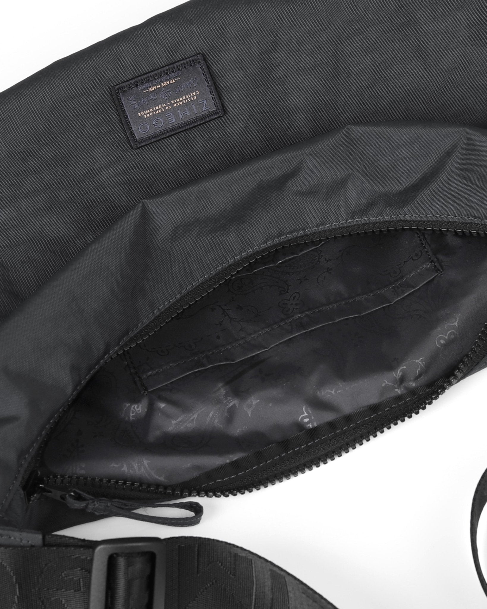 EVERYWHERE CRESCENT - Zimego Co.EVERYWHERE CRESCENTCrescent Bag