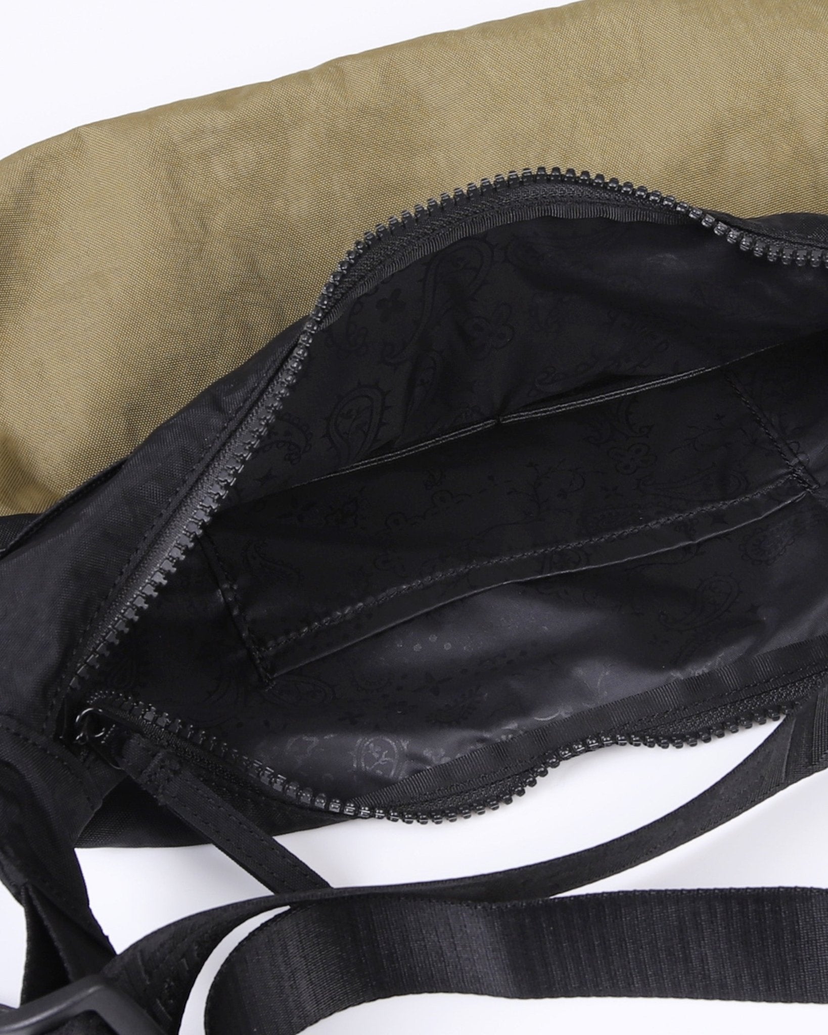 EVERYWHERE CRESCENT II - Zimego Co.EVERYWHERE CRESCENT IICrescent Bag