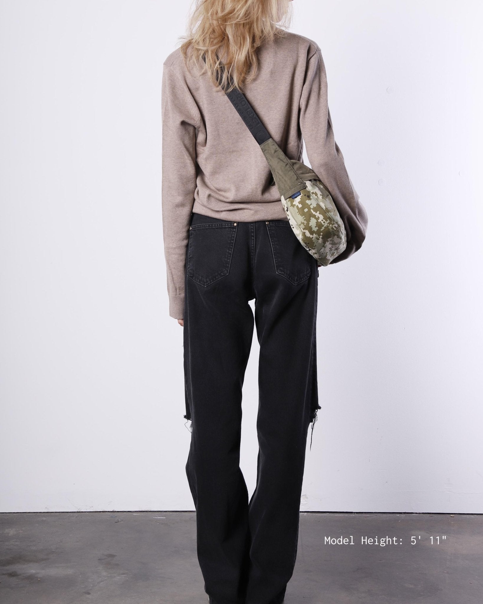 EVERYWHERE CRESCENT II - Zimego Co.EVERYWHERE CRESCENT IICrescent Bag