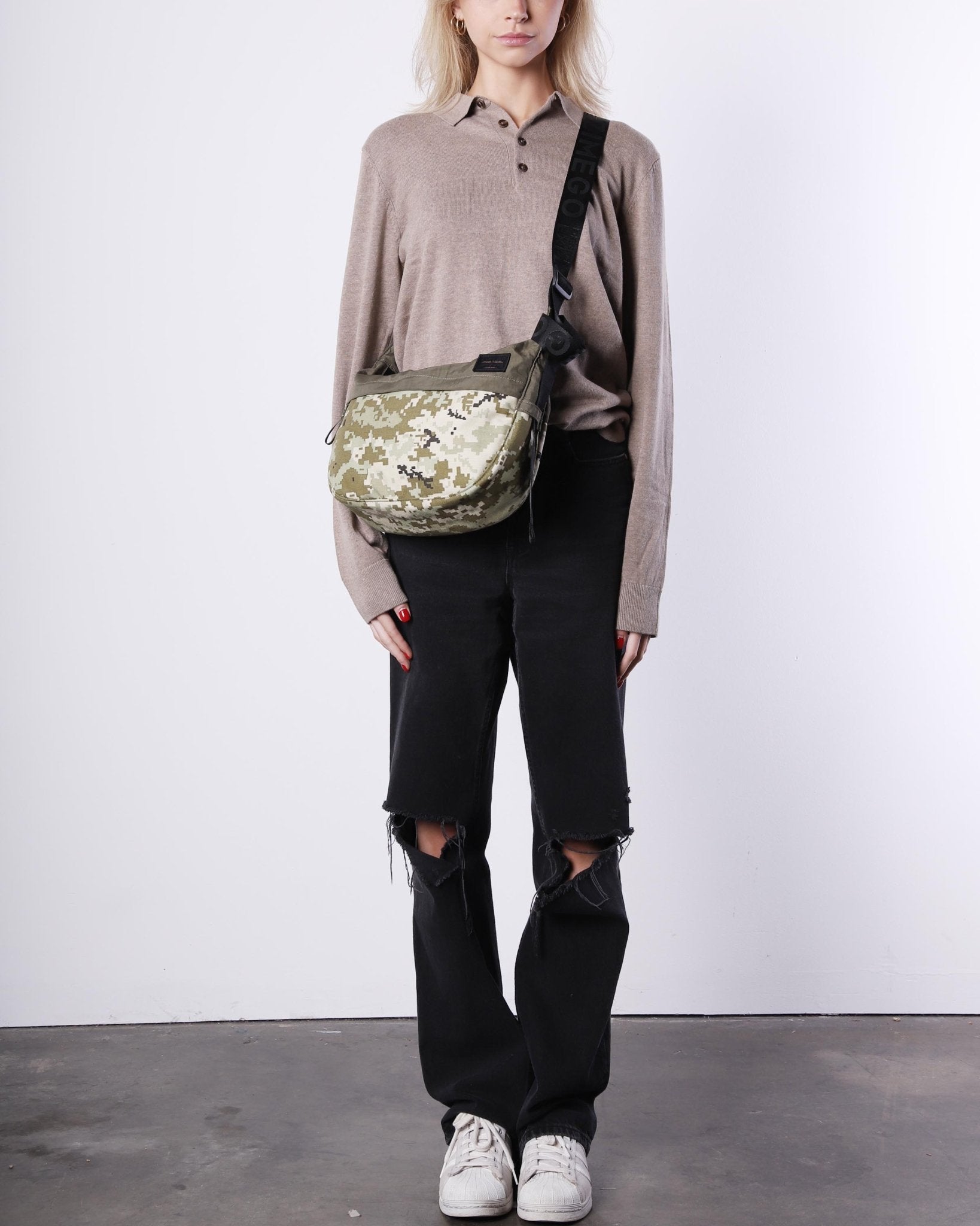 EVERYWHERE CRESCENT II - Zimego Co.EVERYWHERE CRESCENT IICrescent Bag