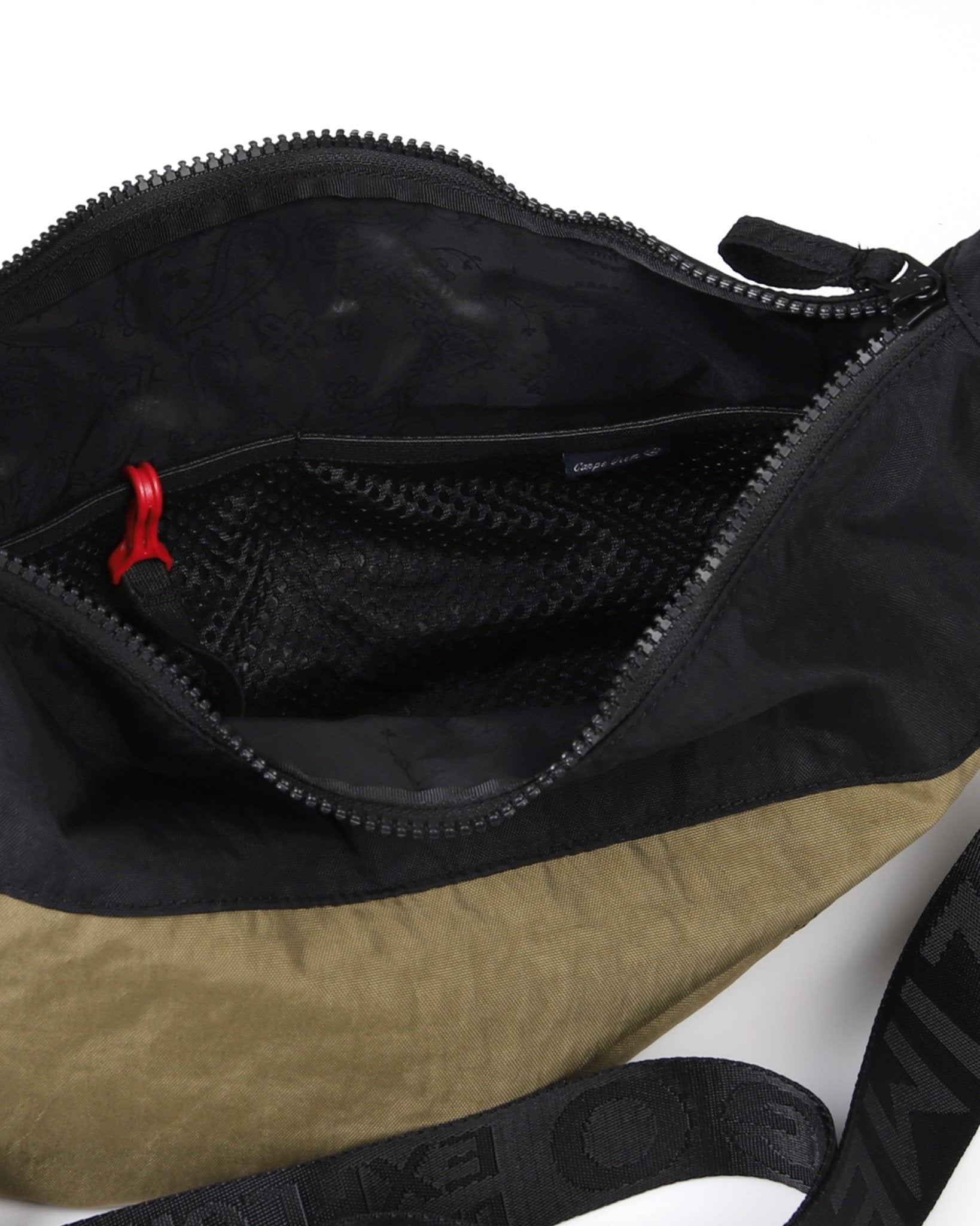 EVERYWHERE CRESCENT II - Zimego Co.EVERYWHERE CRESCENT IICrescent Bag
