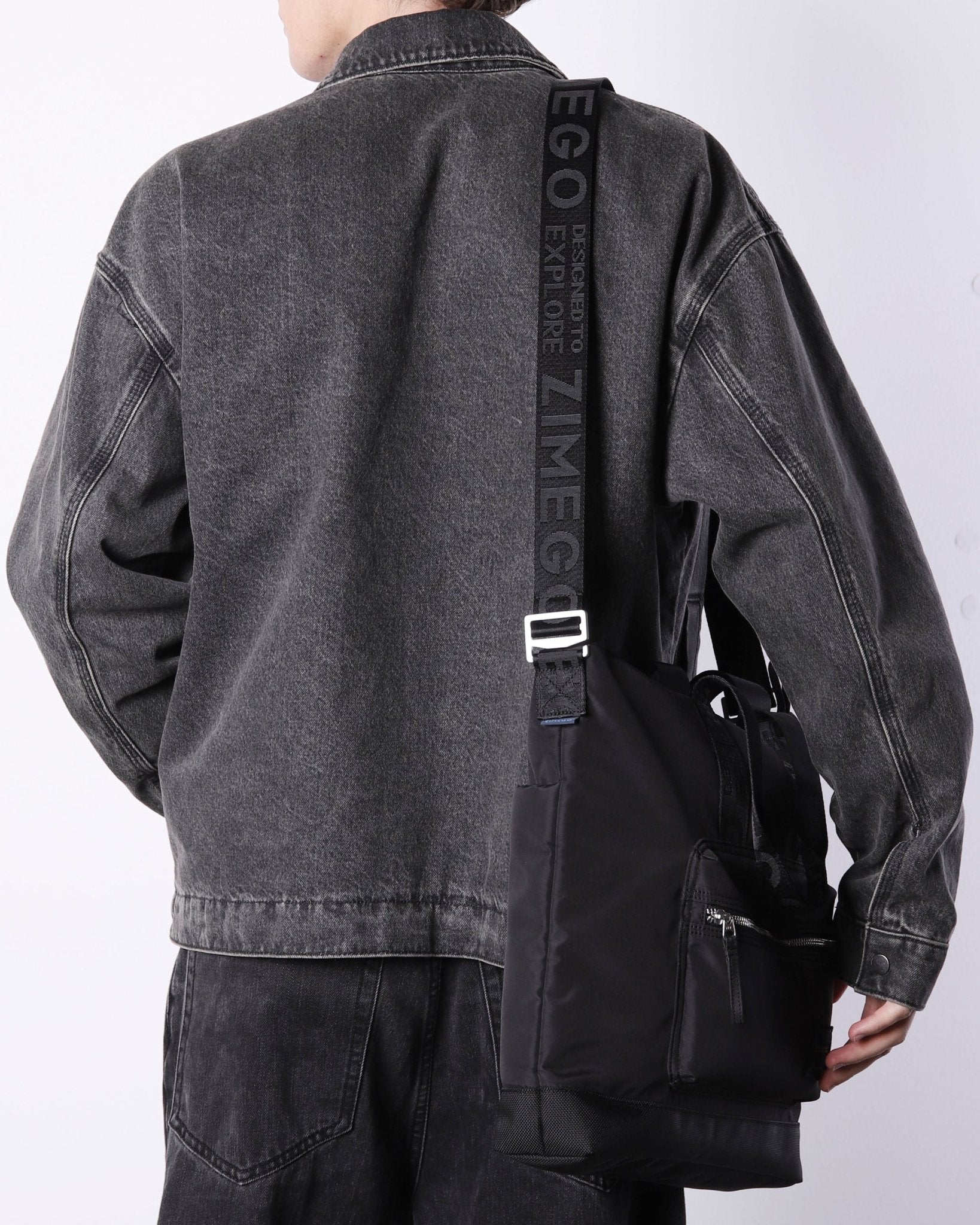 ICE LAPTOP TOTE - Zimego Co.ICE LAPTOP TOTEUnisex Tote
