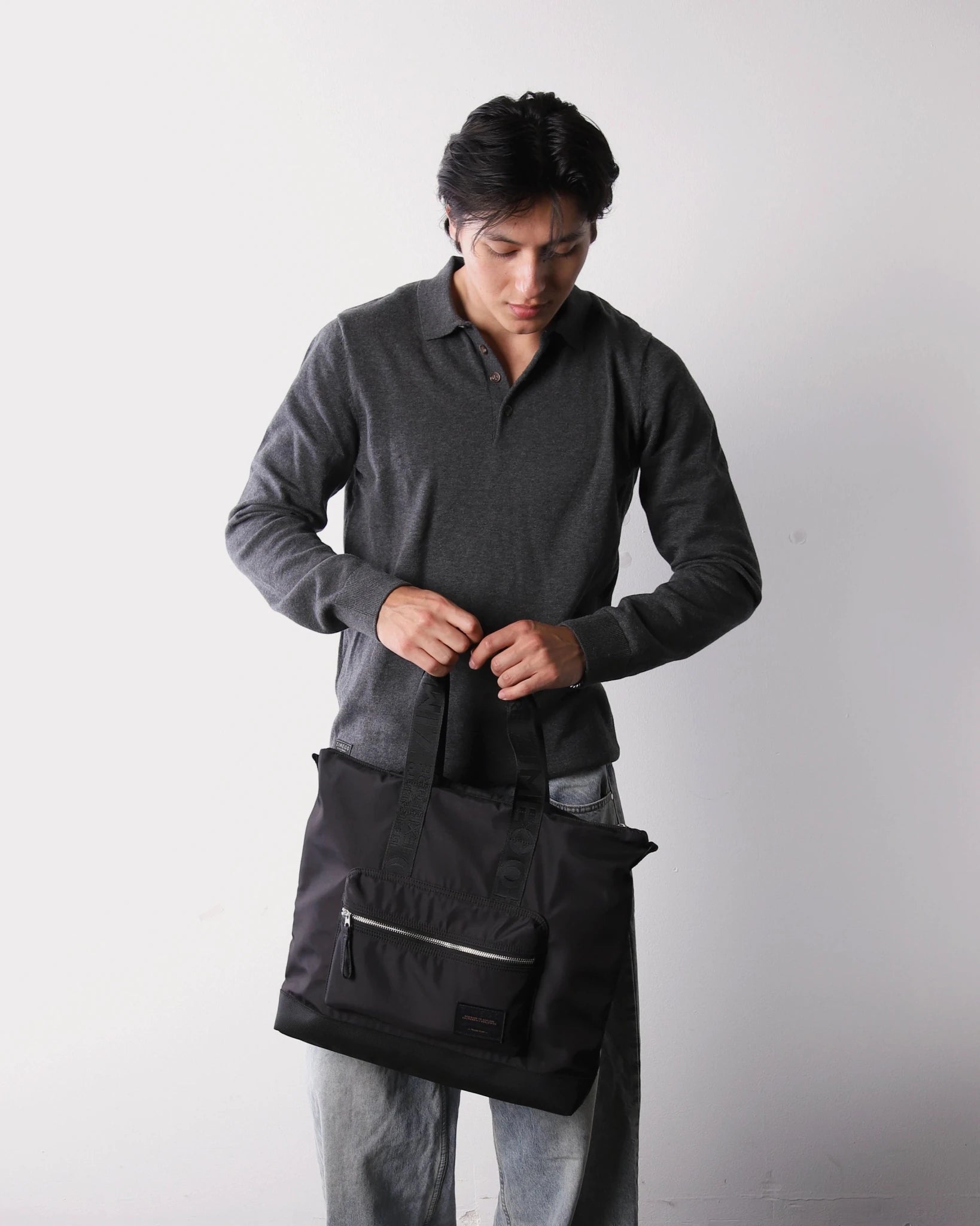 ICE LAPTOP TOTE - Zimego Co.ICE LAPTOP TOTEUnisex Tote