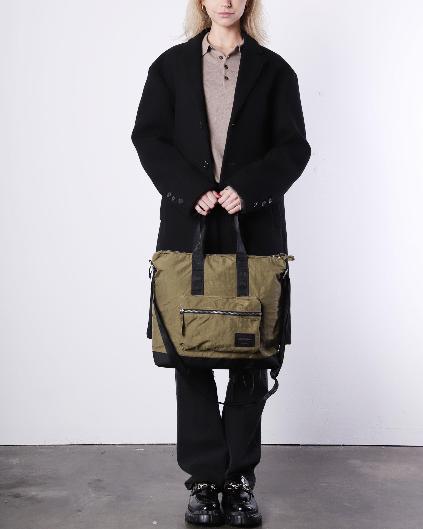 ICE LAPTOP TOTE - Zimego Co.ICE LAPTOP TOTEUnisex Tote