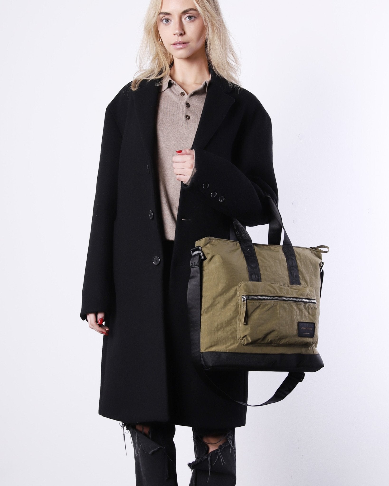 ICE LAPTOP TOTE - Zimego Co.ICE LAPTOP TOTEUnisex Tote