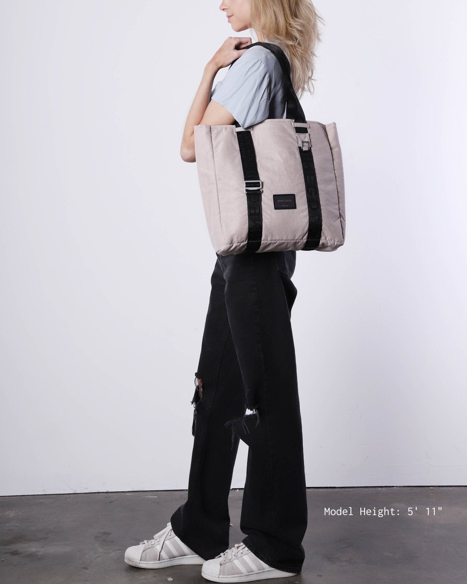 NEO LAPTOP TOTE - Zimego Co.NEO LAPTOP TOTEUnisex Tote