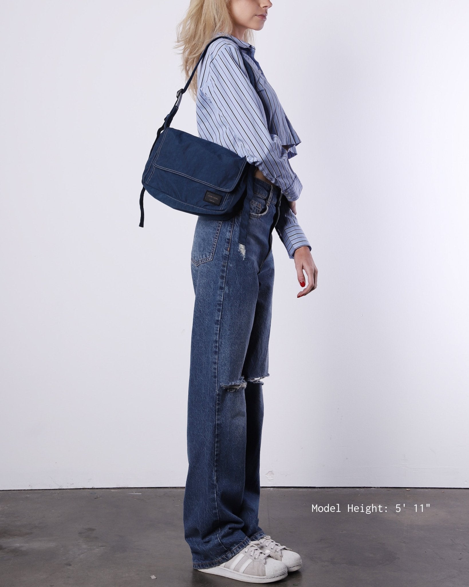 VENICE STITCH POINT - Zimego Co.VENICE STITCH POINTCrescent Bag